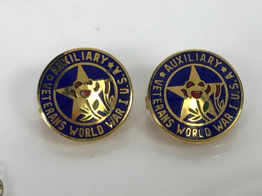 JUST ADDED - Assorted Collection Of Costume Jewelry Including Signed Brooches, Earrings, Ring, Necklace [Photo 10]