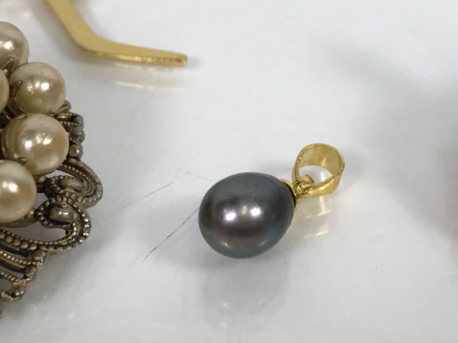 JUST ADDED - Assorted Collection Of Costume Jewelry Including Signed Brooches, Earrings, Ring, Necklace [Photo 7]