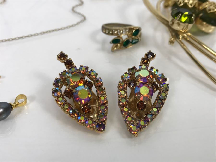 JUST ADDED - Assorted Collection Of Costume Jewelry Including Signed Brooches, Earrings, Ring, Necklace [Photo 4]