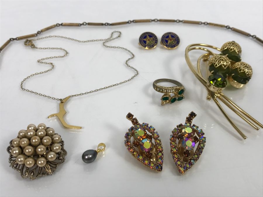 JUST ADDED - Assorted Collection Of Costume Jewelry Including Signed Brooches, Earrings, Ring, Necklace [Photo 3]