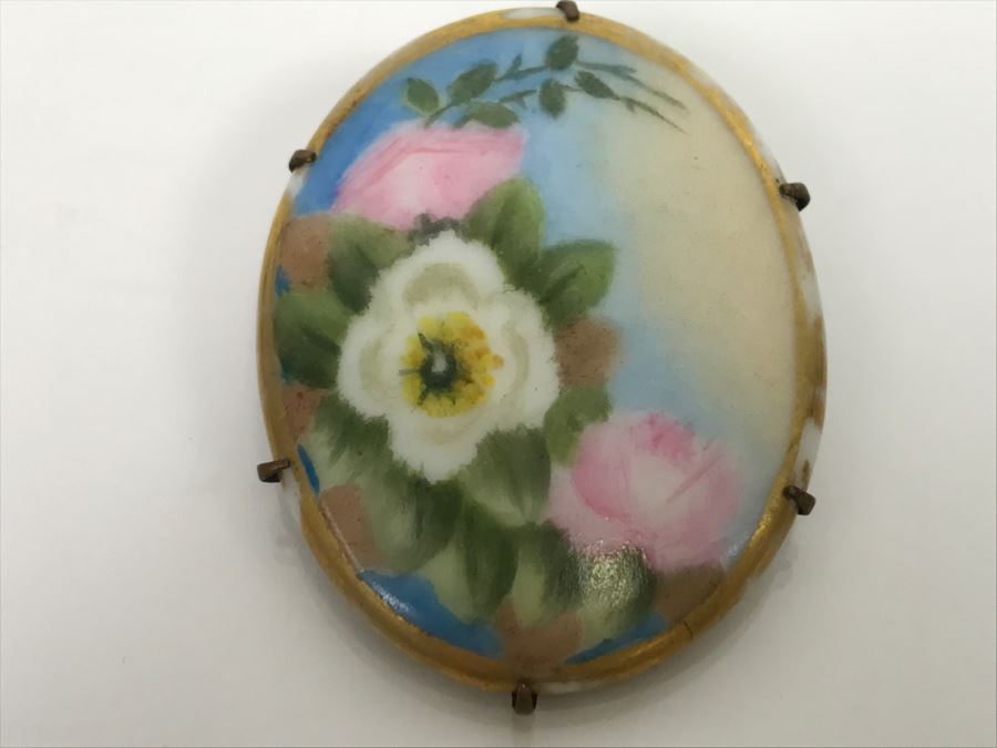 JUST ADDED - Vintage Signed Hand Painted Porcelain Brooch - Pins Needs Repair 12.5g [Photo 4]