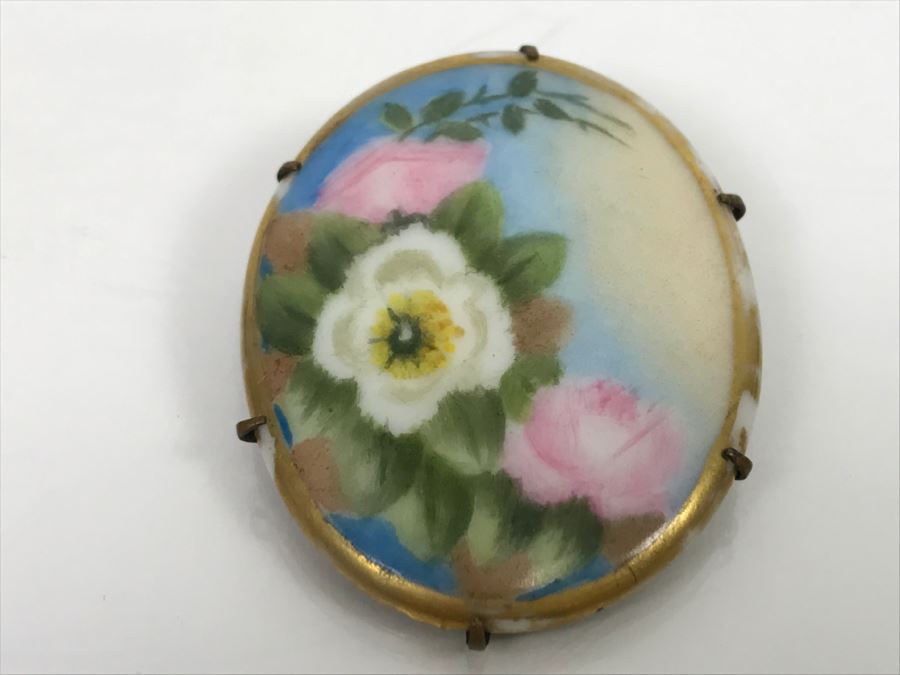 JUST ADDED - Vintage Signed Hand Painted Porcelain Brooch - Pins Needs Repair 12.5g [Photo 2]