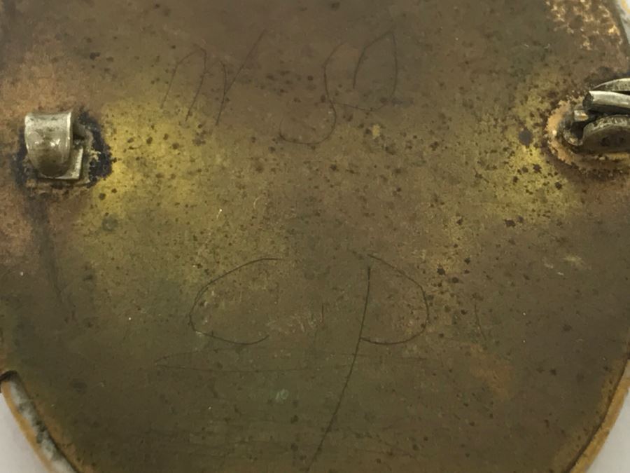 JUST ADDED - Vintage Signed Hand Painted Porcelain Brooch - Pins Needs Repair 12.5g [Photo 8]