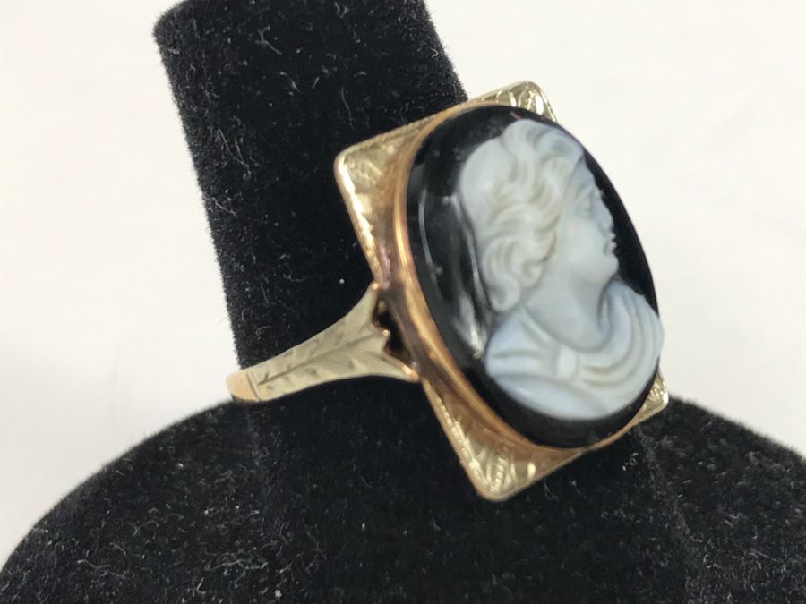 JUST ADDED - 10K Gold Chased Design Ring With Center Cameo A&S 2.7g [Photo 4]