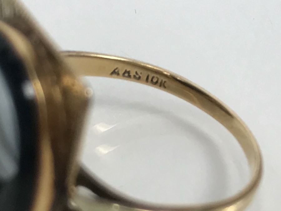JUST ADDED - 10K Gold Chased Design Ring With Center Cameo A&S 2.7g [Photo 11]