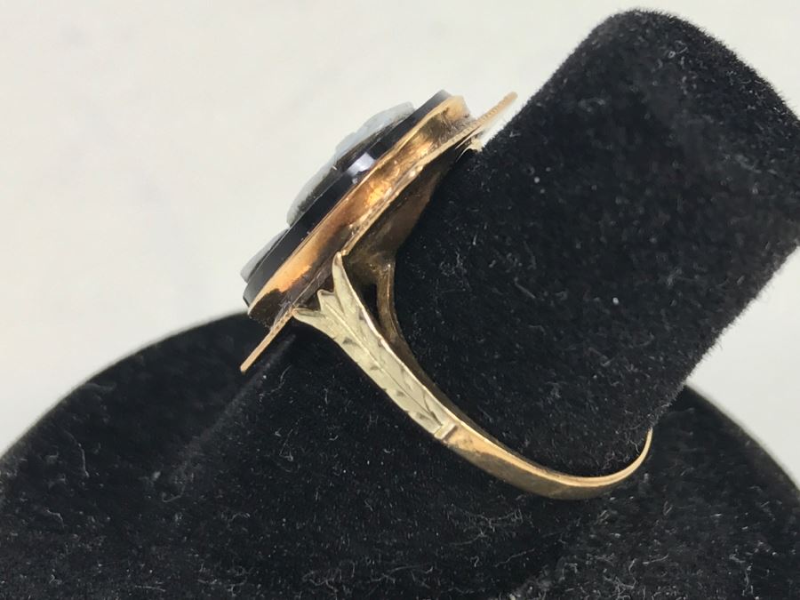 JUST ADDED - 10K Gold Chased Design Ring With Center Cameo A&S 2.7g [Photo 7]