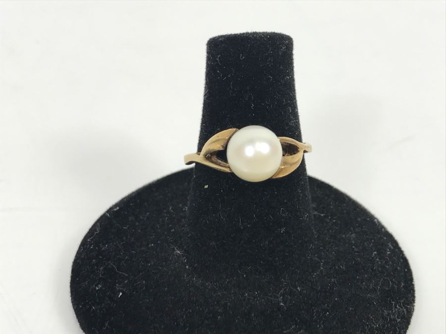 JUST ADDED - 10k Gold Ring With Center Pearl 2.2g [Photo 2]