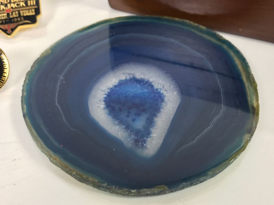 JUST ADDED - Collection Of Various Blackjack Pins, Buttons, Dunes Las Vegas One Dollar Chip, Wooden Trinket Boxes And More - See All Photos [Photo 8]