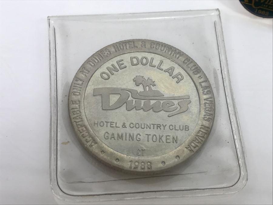 JUST ADDED - Collection Of Various Blackjack Pins, Buttons, Dunes Las Vegas One Dollar Chip, Wooden Trinket Boxes And More - See All Photos [Photo 14]