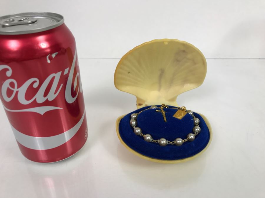 JUST ADDED - Gold Tone Crucifix Bracelet In Clamshell [Photo 2]