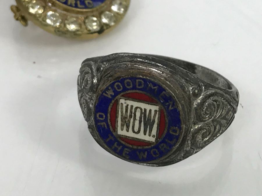 JUST ADDED - Pair Of Sterling Silver Woodmen Of The World WOW Rings And WOW Brooch With Chain [Photo 4]