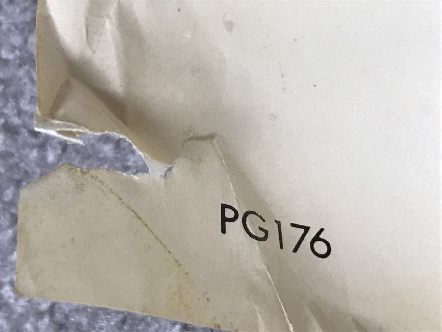 JUST ADDED - Vintage Beatles Poster 'It's Love That Makes The World Go Round.' Campus Book Club PG176 [Photo 19]