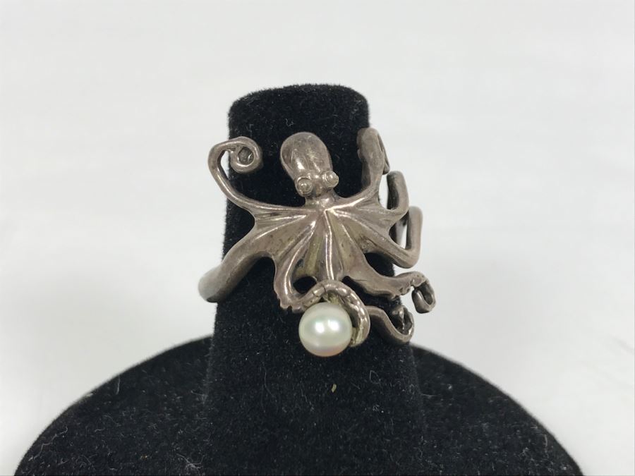 JUST ADDED - Octopus Ring With Pearl - Not Stamped Or Tested For Silver - 4.5g [Photo 3]