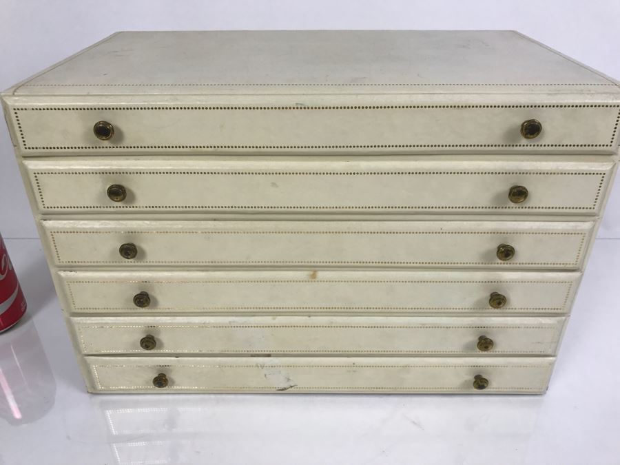 JUST ADDED - Vintage Jewelry Box With Some Jewelry [Photo 2]
