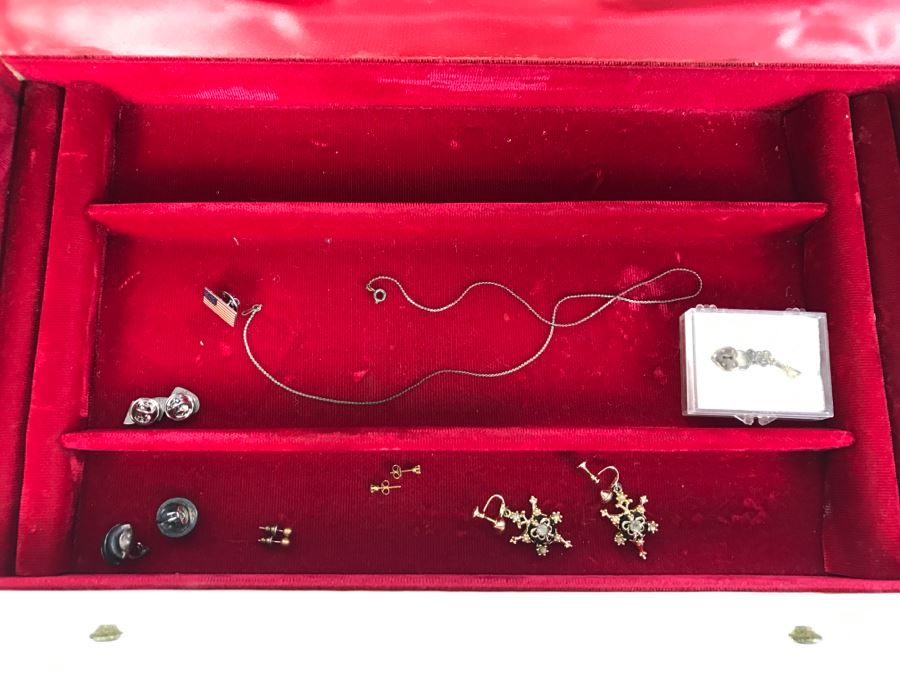 JUST ADDED - Vintage Jewelry Box With Some Jewelry [Photo 3]