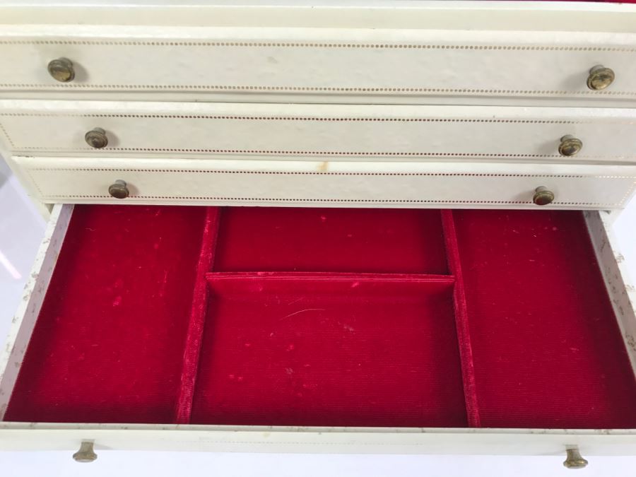 JUST ADDED - Vintage Jewelry Box With Some Jewelry [Photo 11]