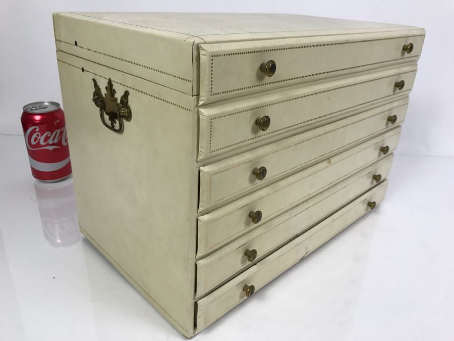 JUST ADDED - Vintage Jewelry Box With Some Jewelry [Photo 13]