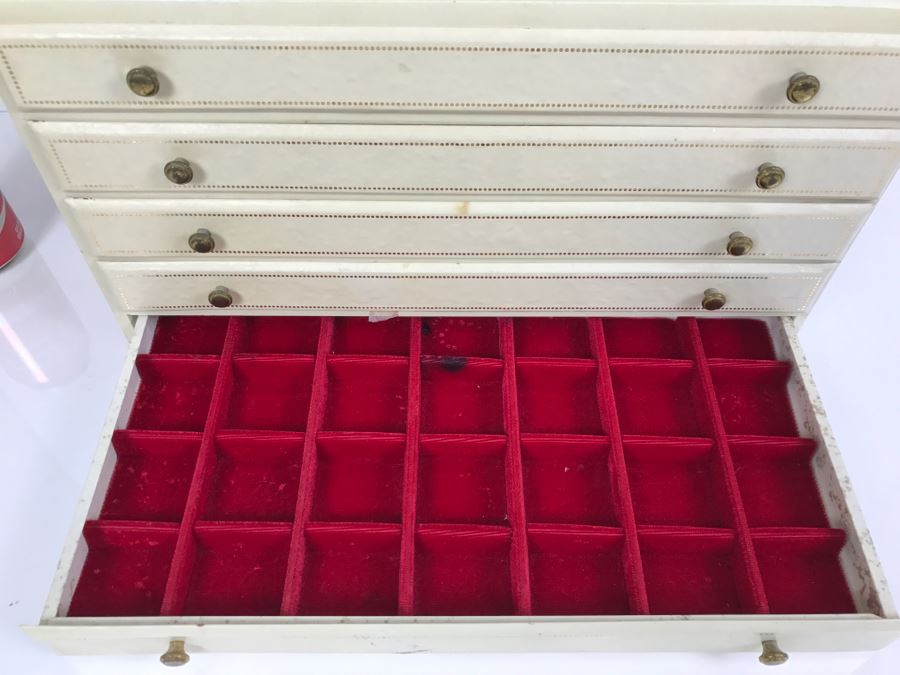 JUST ADDED - Vintage Jewelry Box With Some Jewelry [Photo 12]