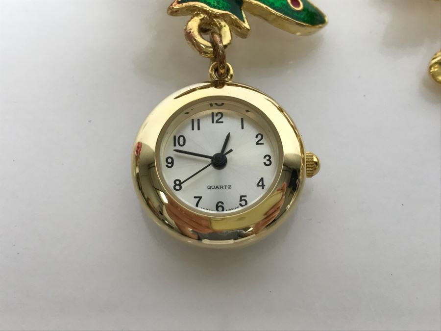 JUST ADDED - (3) Gold Tone Christmas Pins [Photo 7]