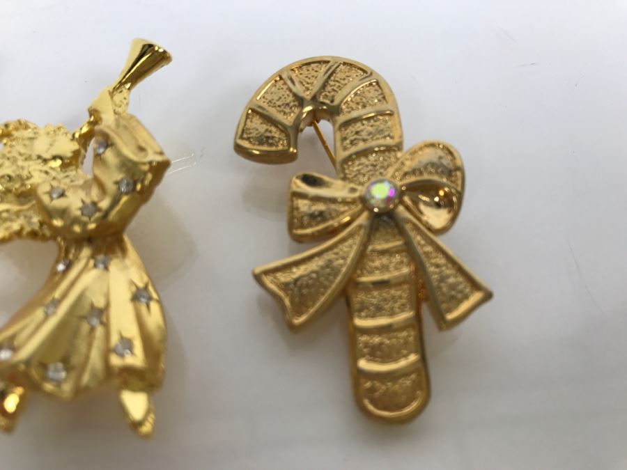 JUST ADDED - (3) Gold Tone Christmas Pins [Photo 4]