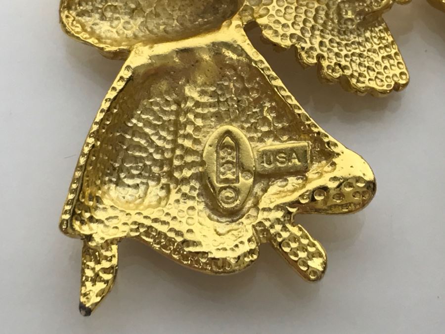 JUST ADDED - (3) Gold Tone Christmas Pins [Photo 8]