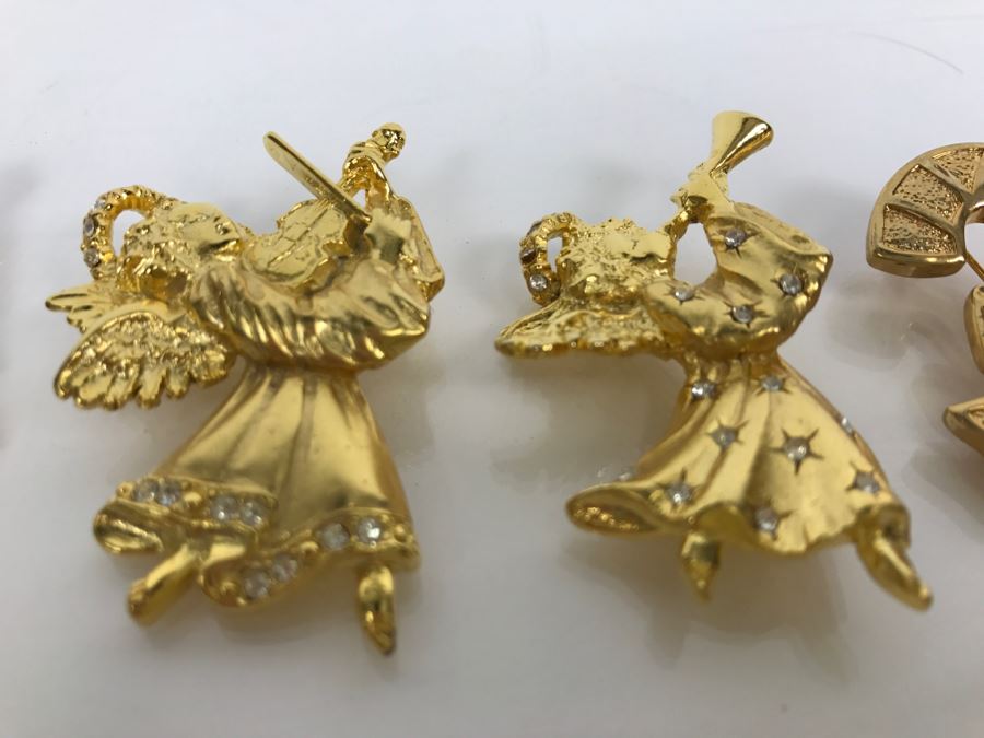 JUST ADDED - (3) Gold Tone Christmas Pins [Photo 3]