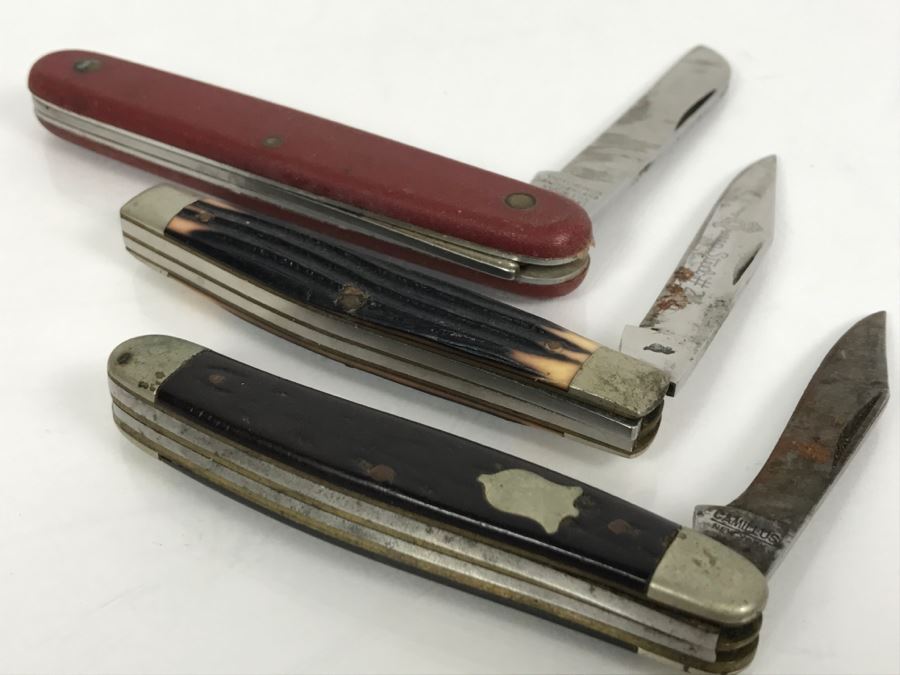 JUST ADDED - 3 Pocket Knives Victorinox Switzerland Rosterei, Queen Steel And Camillus