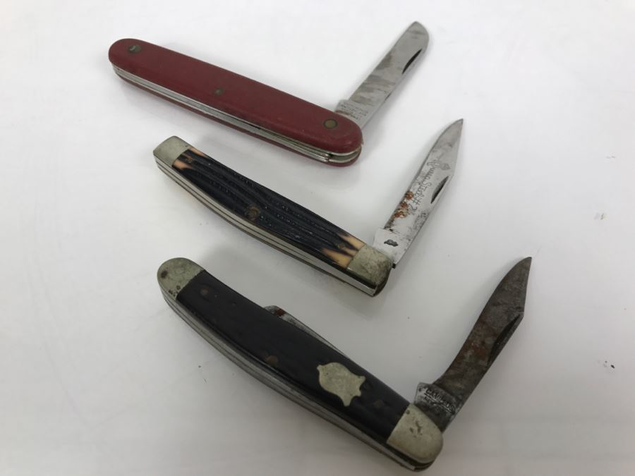 JUST ADDED - 3 Pocket Knives Victorinox Switzerland Rosterei, Queen Steel And Camillus [Photo 2]