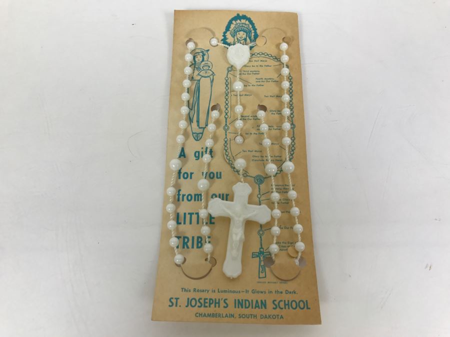 JUST ADDED - St. Joseph's Indian School Rosary Beads Necklace Glows In Dark [Photo 1]