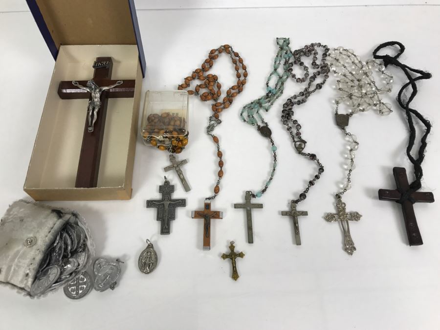 Religious Lot With Rosary Beads And Crucifix