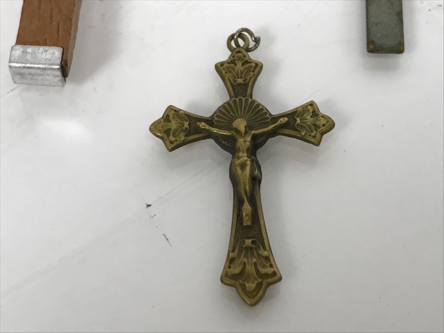 Religious Lot With Rosary Beads And Crucifix [Photo 6]