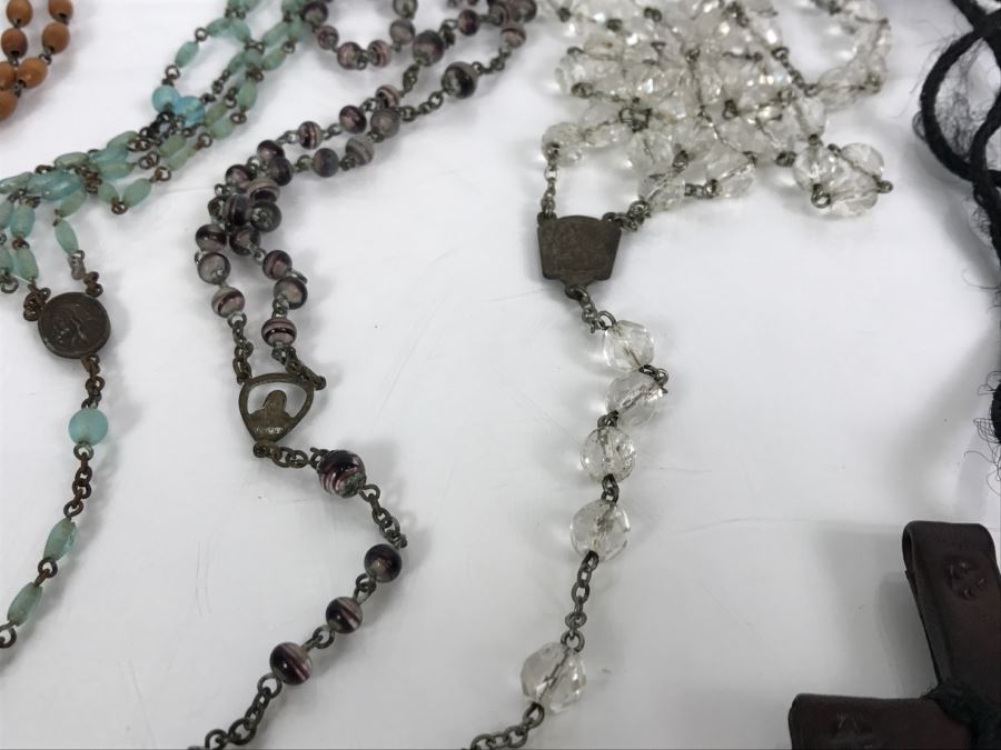 Religious Lot With Rosary Beads And Crucifix [Photo 11]