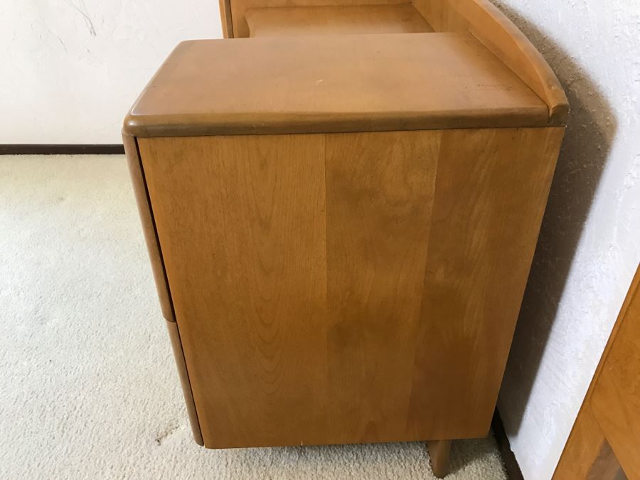 Heywood Wakefield 'Skyliner' 1939 Mid-Century Modern With Art Deco Styling Vanity Desk With Matching Bench Chair [Photo 10]