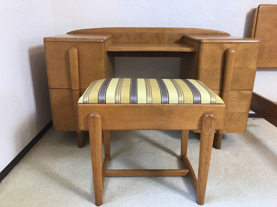 Heywood Wakefield 'Skyliner' 1939 Mid-Century Modern With Art Deco Styling Vanity Desk With Matching Bench Chair