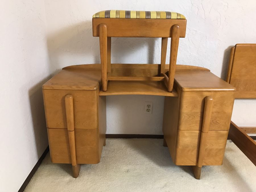 Heywood Wakefield 'Skyliner' 1939 Mid-Century Modern With Art Deco Styling Vanity Desk With Matching Bench Chair [Photo 4]