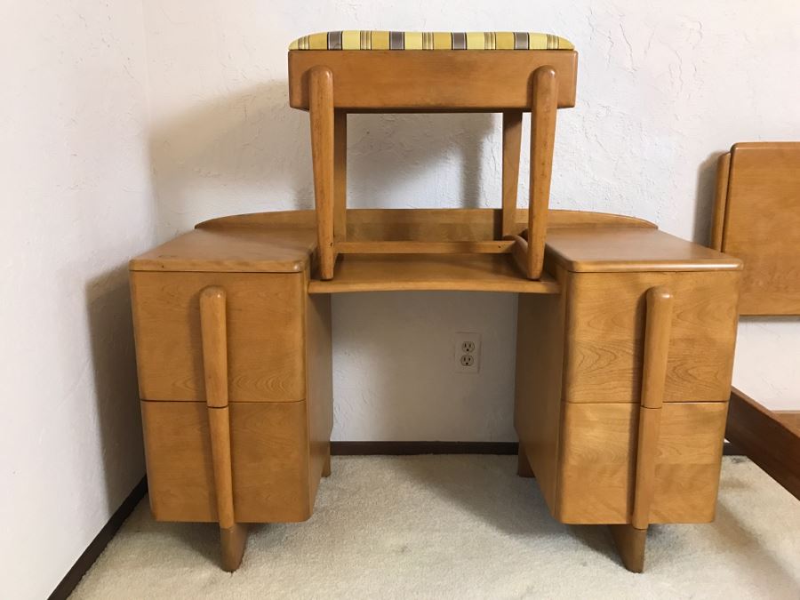 Heywood Wakefield 'Skyliner' 1939 Mid-Century Modern With Art Deco Styling Vanity Desk With Matching Bench Chair [Photo 3]