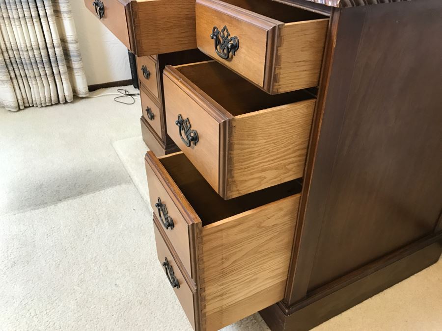 Nice Vintage Kneehole Desk With 7 Drawers [Photo 8]