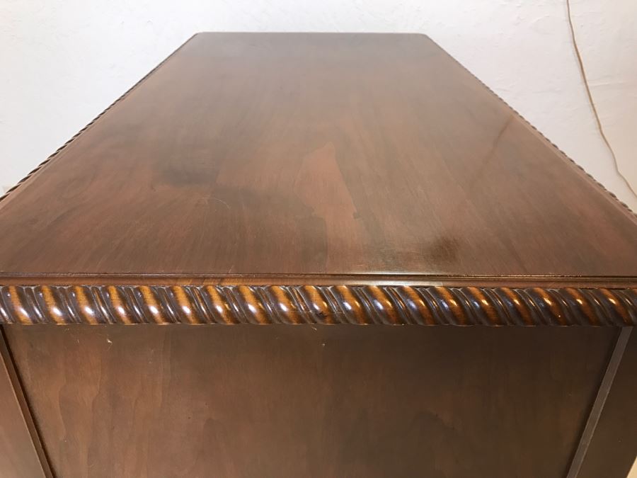 Nice Vintage Kneehole Desk With 7 Drawers [Photo 12]