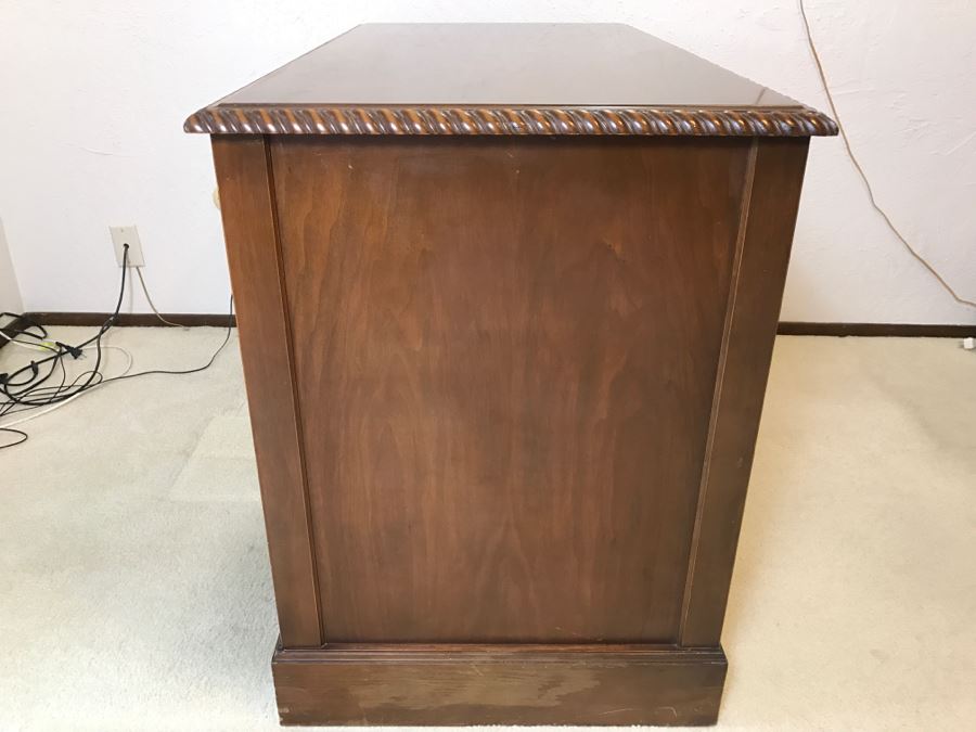 Nice Vintage Kneehole Desk With 7 Drawers [Photo 11]