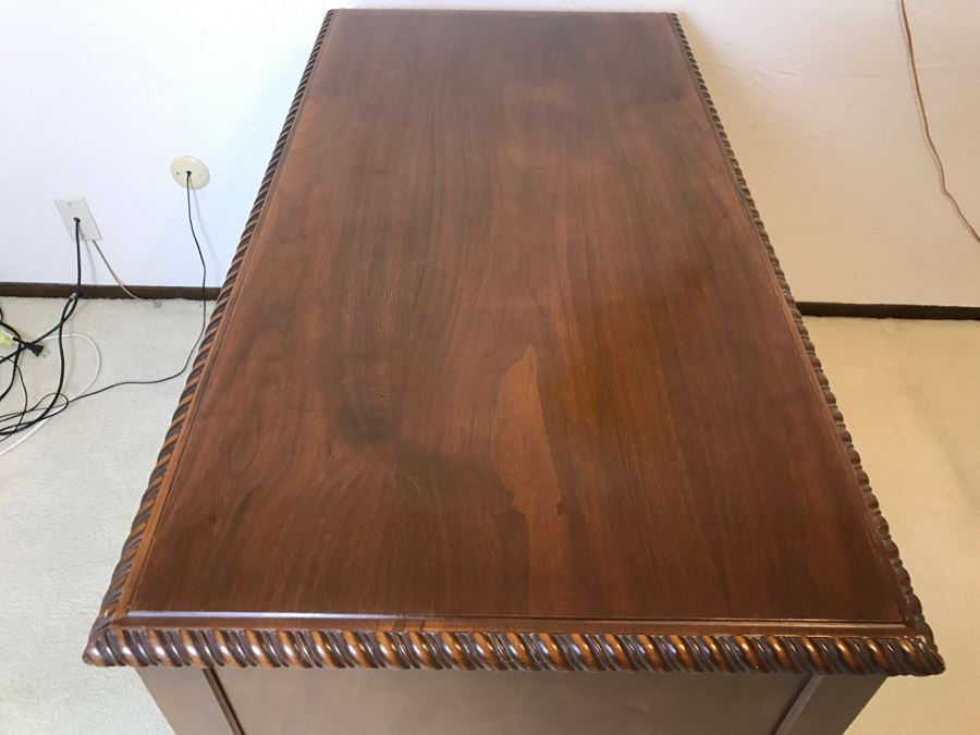 Nice Vintage Kneehole Desk With 7 Drawers [Photo 14]