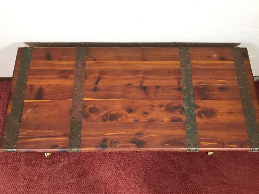 Vintage Mountain Maid Tennessee Red Cedar Chest Hill-Hoel Mfg Co On Casters [Photo 6]