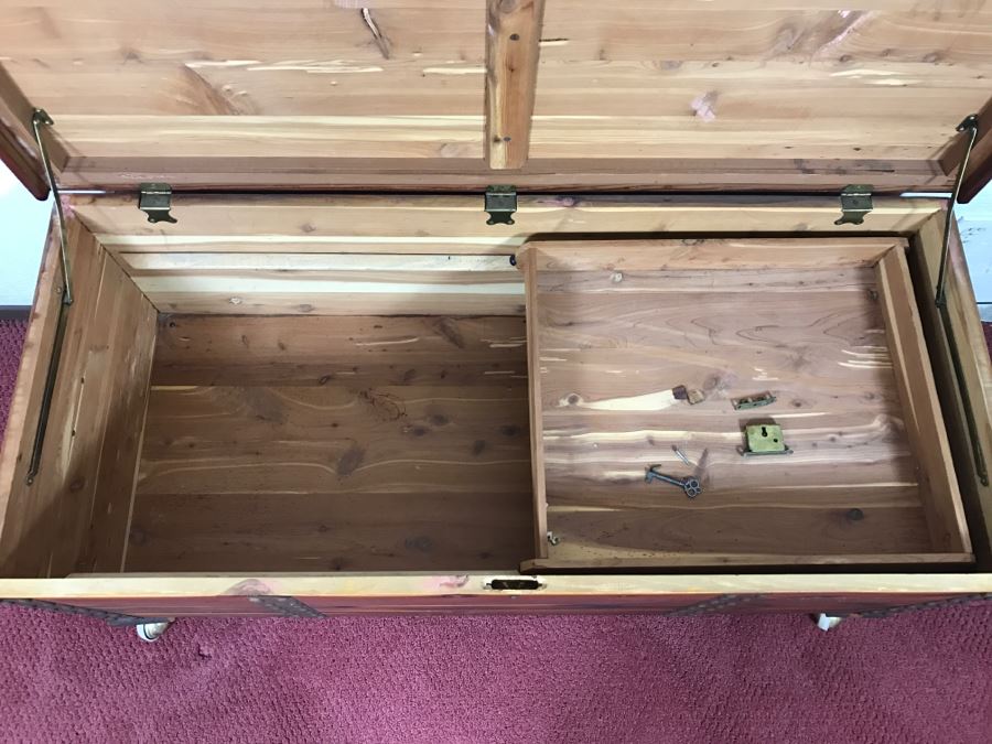 Vintage Mountain Maid Tennessee Red Cedar Chest Hill-Hoel Mfg Co On Casters [Photo 14]