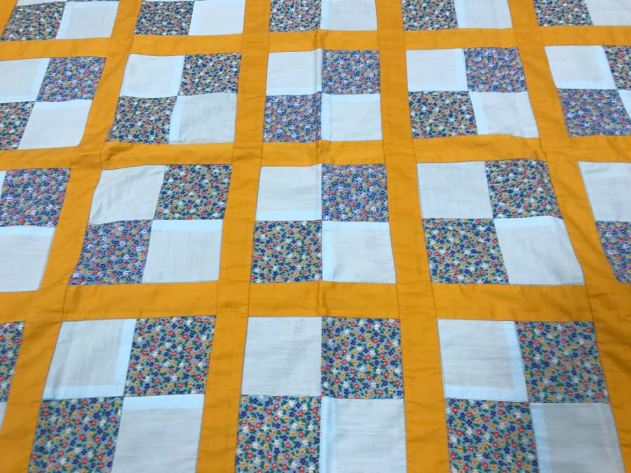 Vintage Custom Hand Sewn Quilt [Photo 3]