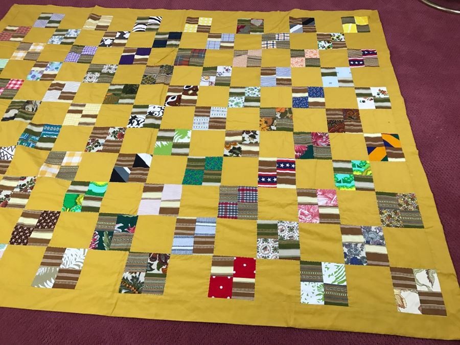 Vintage Custom Hand Sewn Quilt [Photo 4]