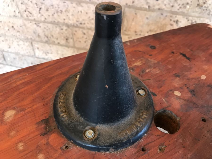 Vintage Singer 31-20 Industrial Sewing Machine SN H1151884 With Antique AMERICAN Industrial Treadle Sewing Machine Table With Old Singer Sewing Motor Style SA932 Steampunk [Photo 13]