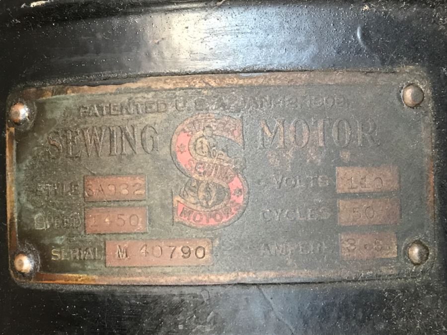 Vintage Singer 31-20 Industrial Sewing Machine SN H1151884 With Antique AMERICAN Industrial Treadle Sewing Machine Table With Old Singer Sewing Motor Style SA932 Steampunk [Photo 19]