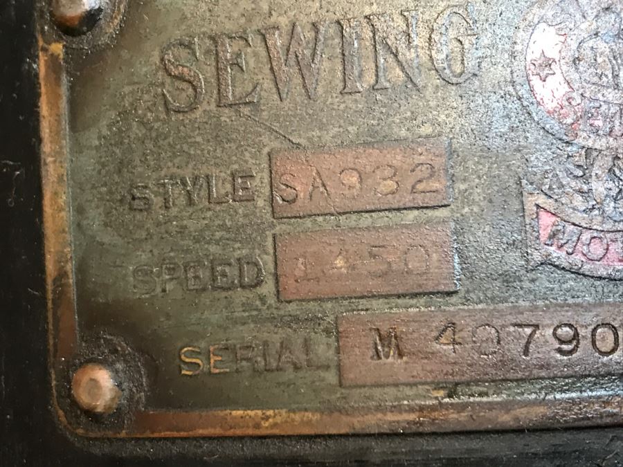 Vintage Singer 31-20 Industrial Sewing Machine SN H1151884 With Antique AMERICAN Industrial Treadle Sewing Machine Table With Old Singer Sewing Motor Style SA932 Steampunk [Photo 20]