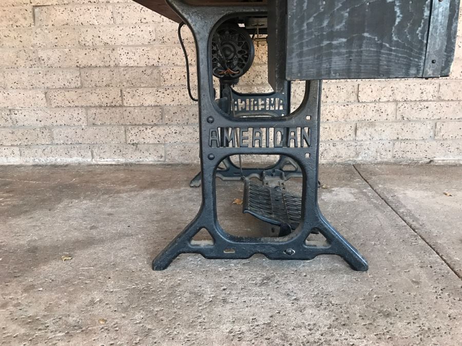 Vintage Singer 31-20 Industrial Sewing Machine SN H1151884 With Antique AMERICAN Industrial Treadle Sewing Machine Table With Old Singer Sewing Motor Style SA932 Steampunk [Photo 16]