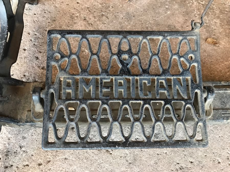 Vintage Singer 31-20 Industrial Sewing Machine SN H1151884 With Antique AMERICAN Industrial Treadle Sewing Machine Table With Old Singer Sewing Motor Style SA932 Steampunk [Photo 8]