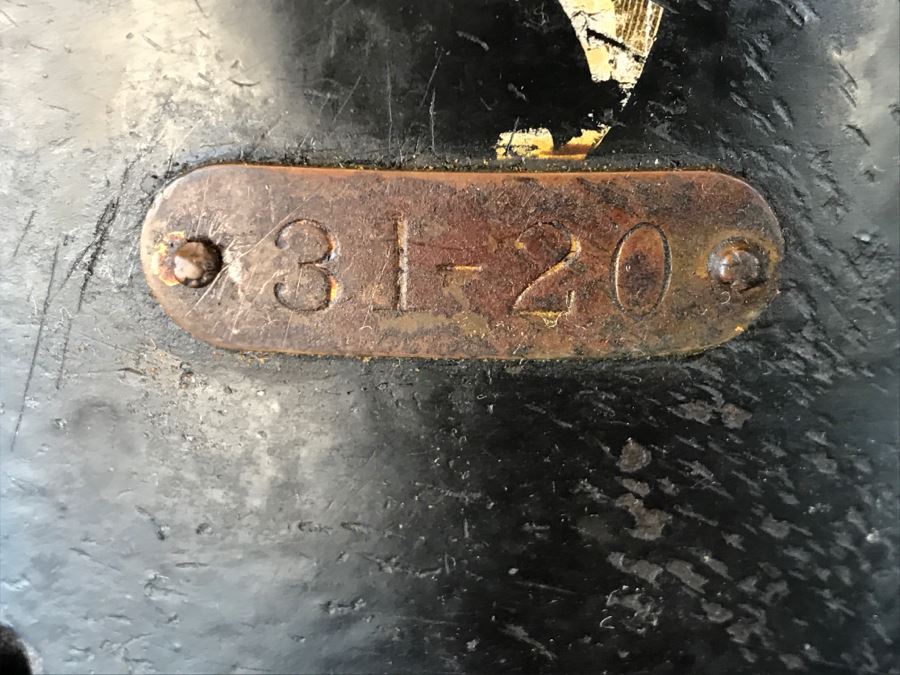 Vintage Singer 31-20 Industrial Sewing Machine SN H1151884 With Antique AMERICAN Industrial Treadle Sewing Machine Table With Old Singer Sewing Motor Style SA932 Steampunk [Photo 10]